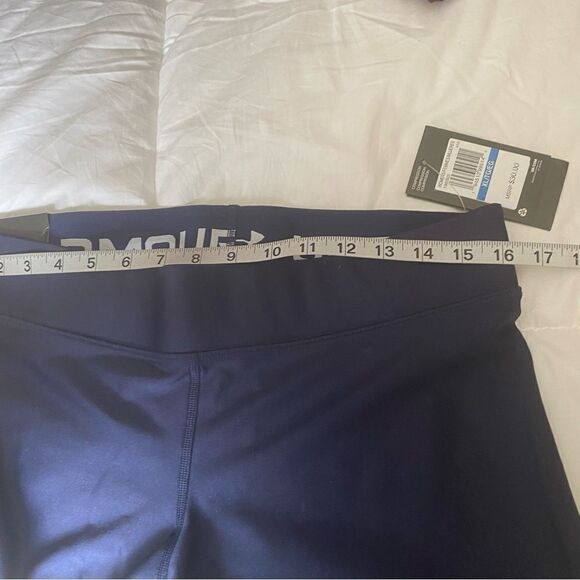 Under Armour Women’s Compression booty Shorts Mid Rise Shorty navy blue 3” XL - Picture 3 of 4